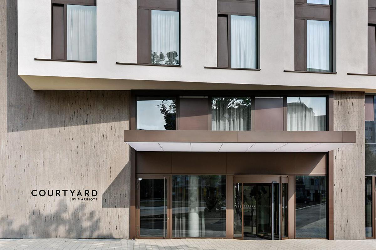 Courtyard by Marriott Hamburg City - Housity