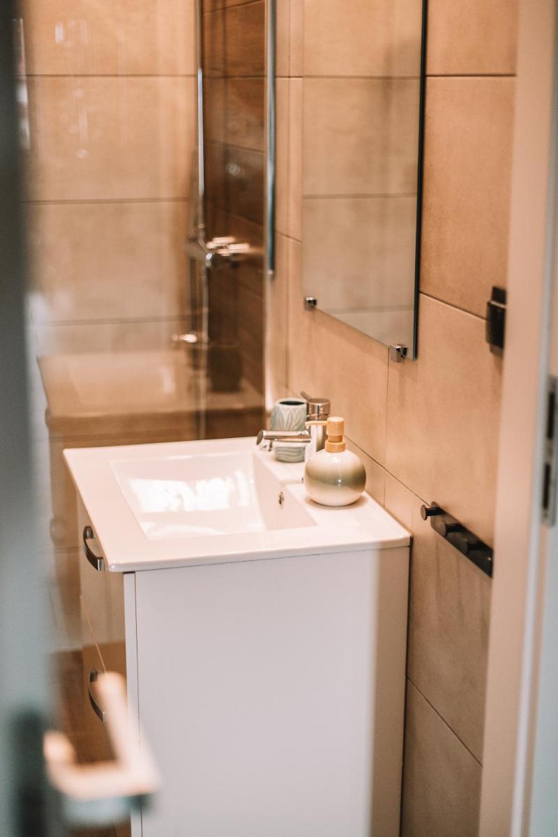 Poddasze dla Znajomych - apartament z gorącą balią nad Jeziorem Czorsztyńskim - okolica Czorsztyn, Szczawnica, Velo Czorsztyn, Krościenko, Zakopane, Gorce, Pieniny, Tatry - Hizvo