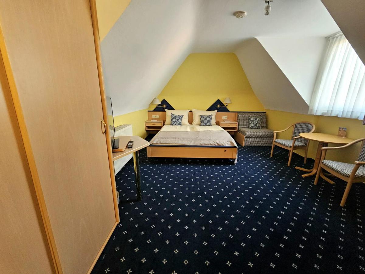 Hotel Rüdesheimer Hof - Housity