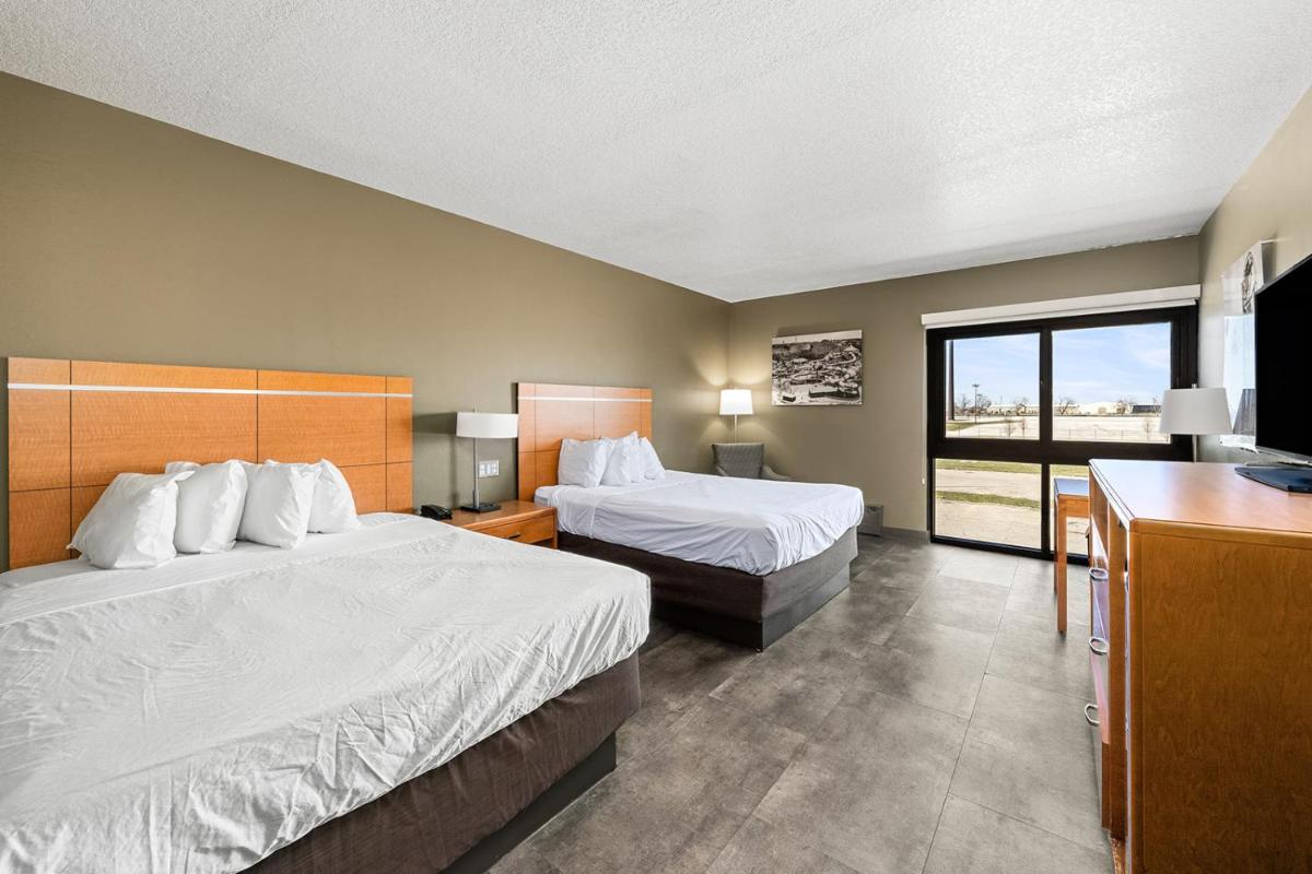 Adventureland Inn - Housity