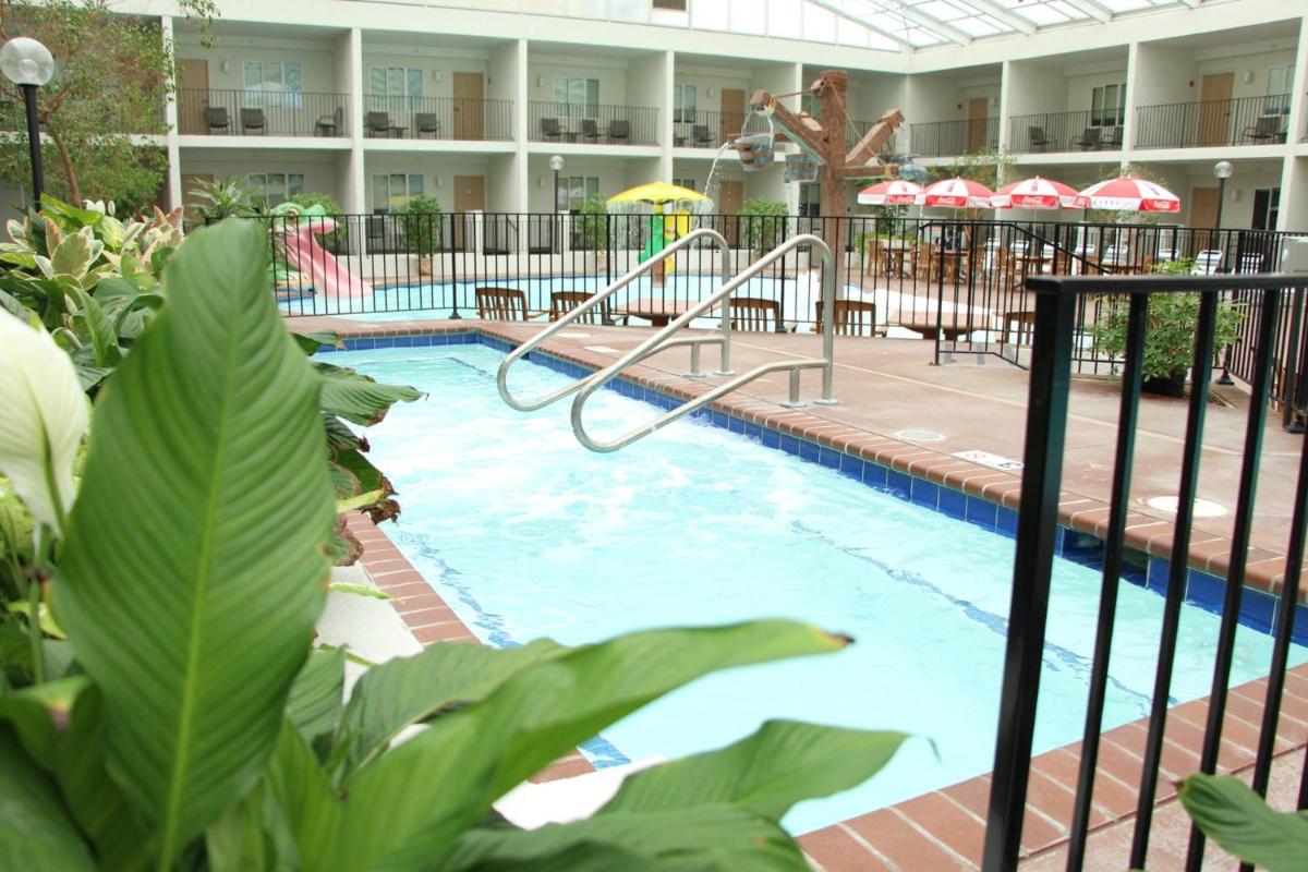 Adventureland Inn - Housity