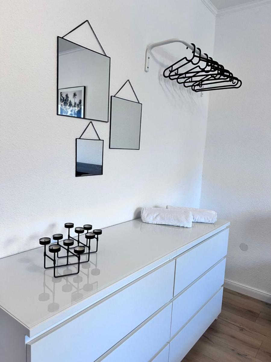 Moderne, helle Wohnung mit Terasse 15min bis OB Centro, Klimaanlage - Housity