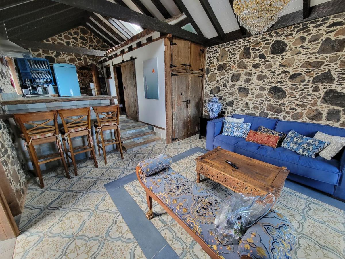 Rural escape w/stunning views, jacuzzi and sauna - Housity
