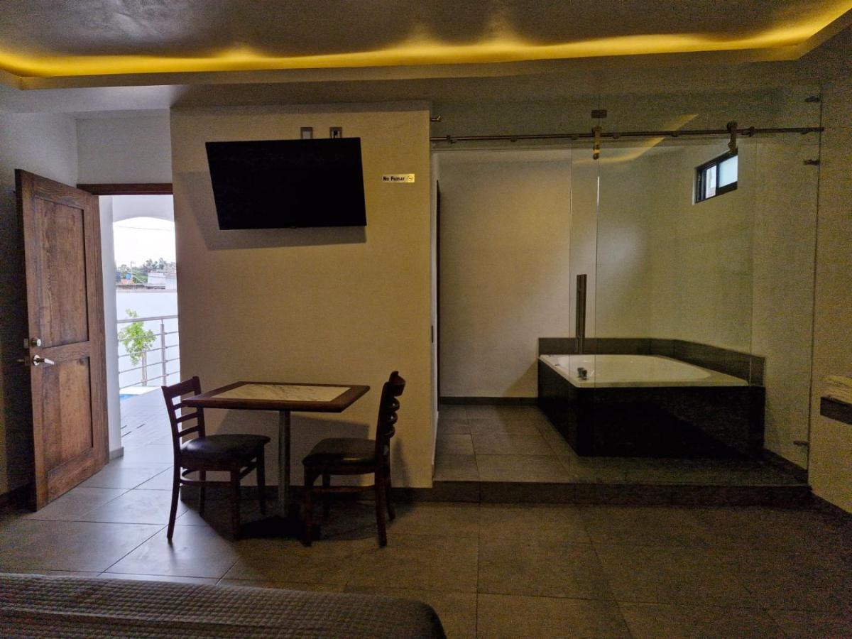 Hotel Nahui - Housity