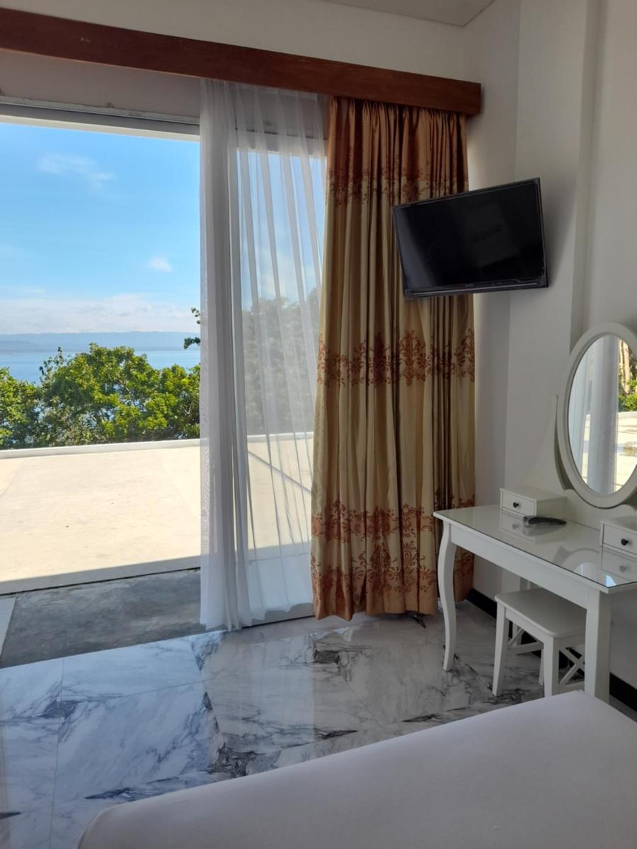 Beach Hotel Wirton Batukaras - Housity