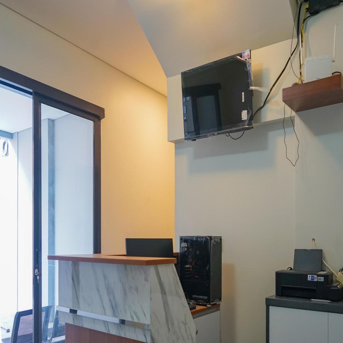 Urbanview Hotel Aloevera Pontianak by RedDoorz - Housity