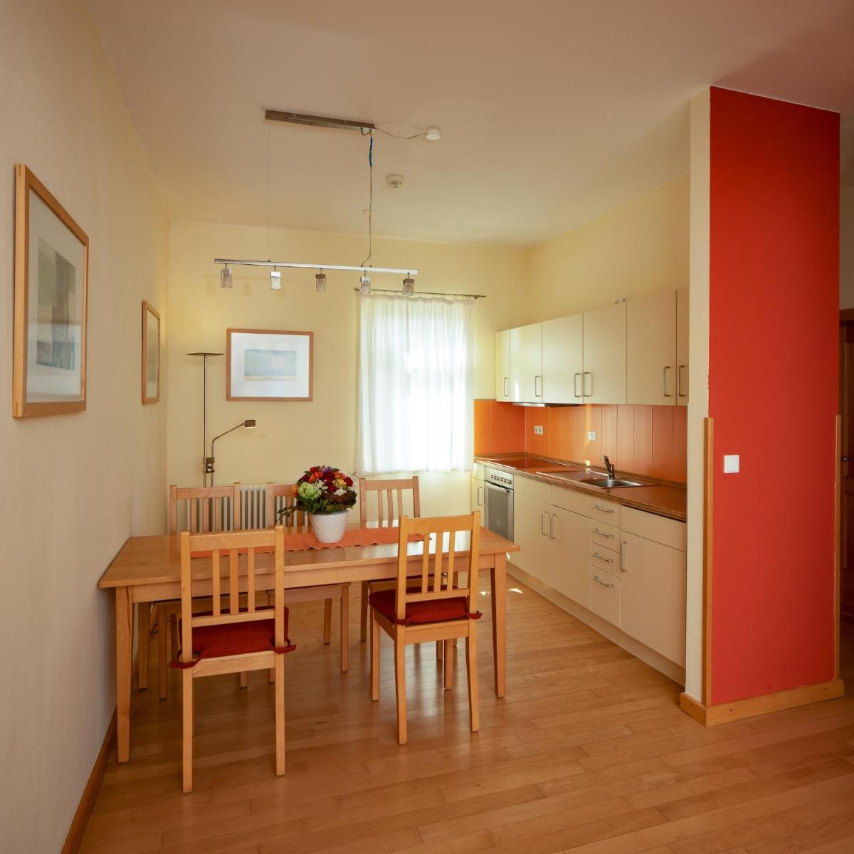 Biohotel Stiftsgut Wilhelmsglücksbrunn - Housity