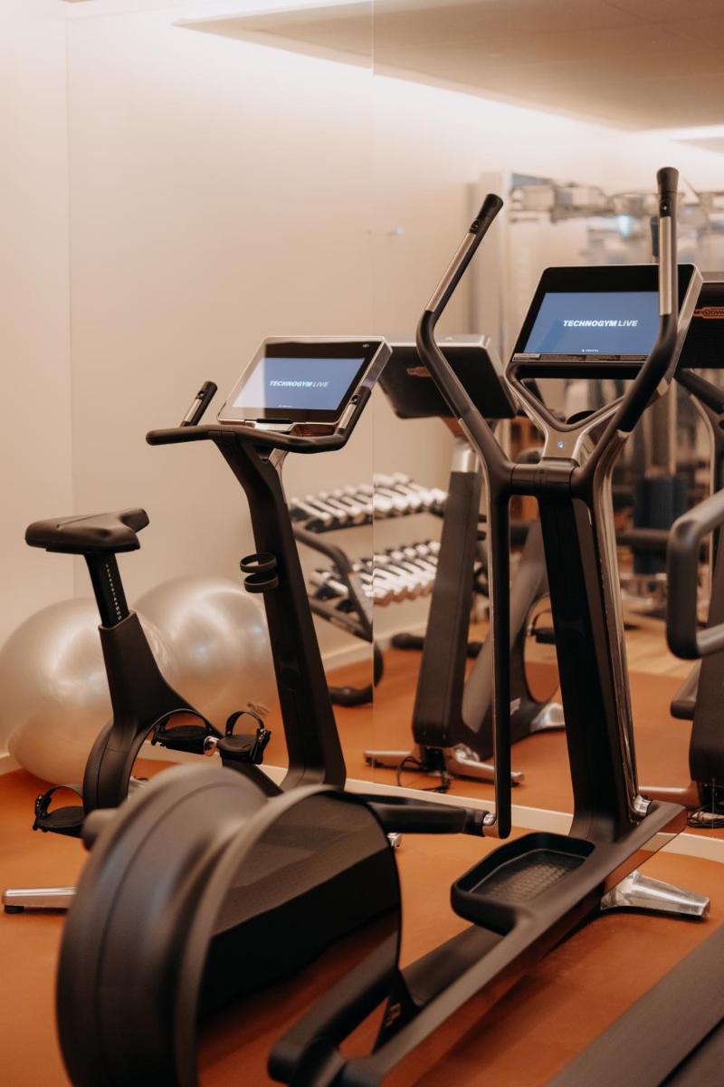 O centro de fitness e/ou as comodidades de fitness de Casa da Companhia Hotel & Spa, Vignette Collection by IHG