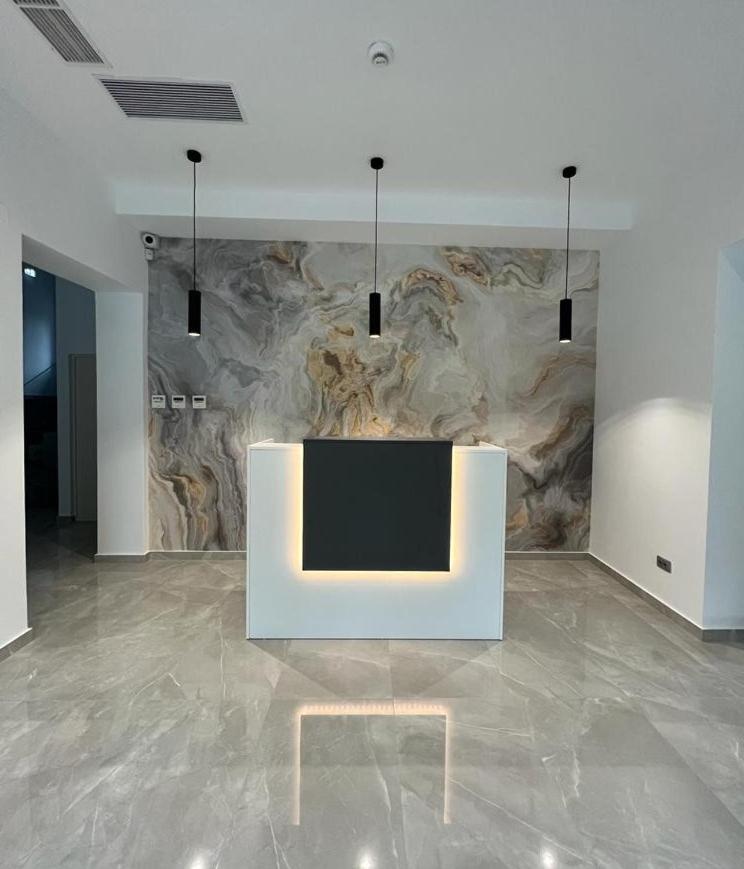 Astra Hotel - Housity