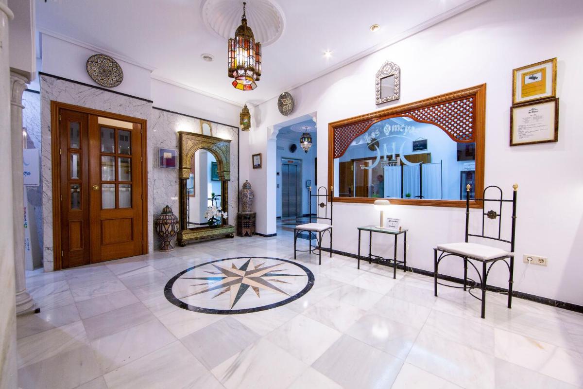 Hotel Los Omeyas - Housity