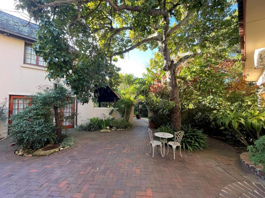 Mongoose Manor BnB - Housity
