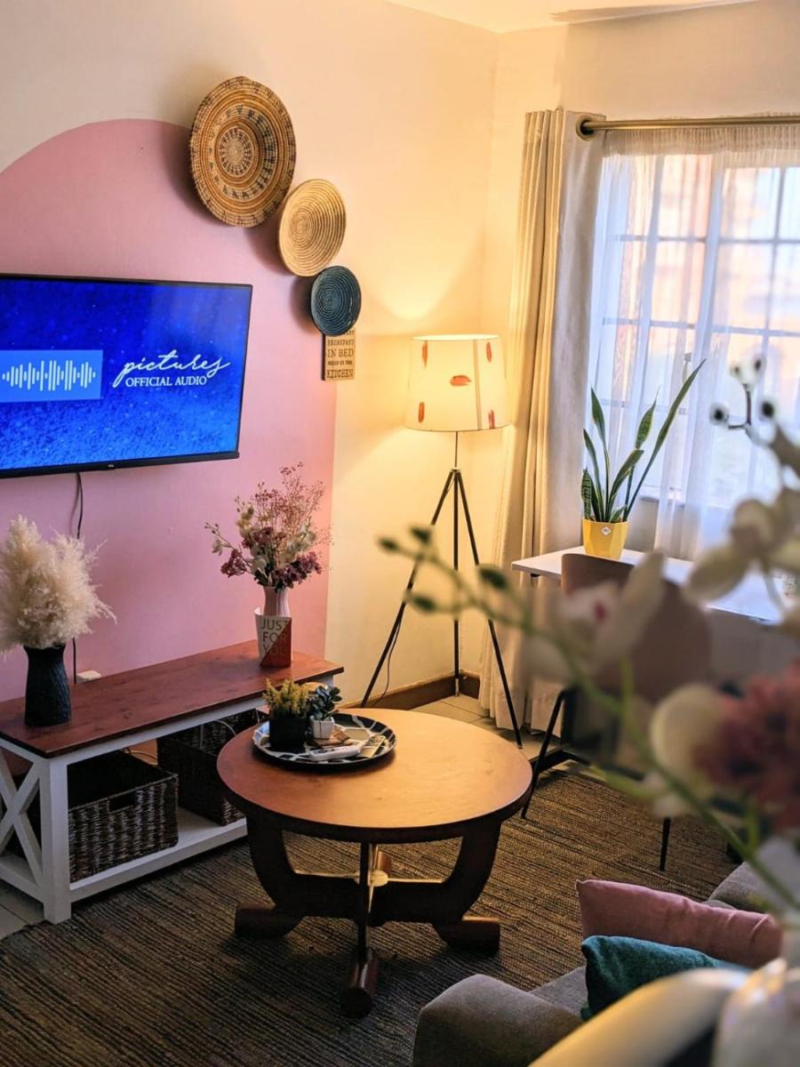 Home and Away Cozy Studio Apartment number 407 - Housity