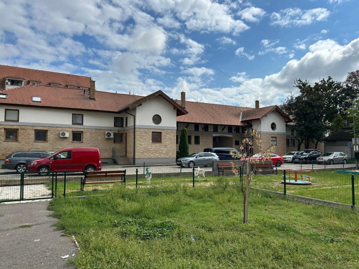 Kondé Apartments B - Housity