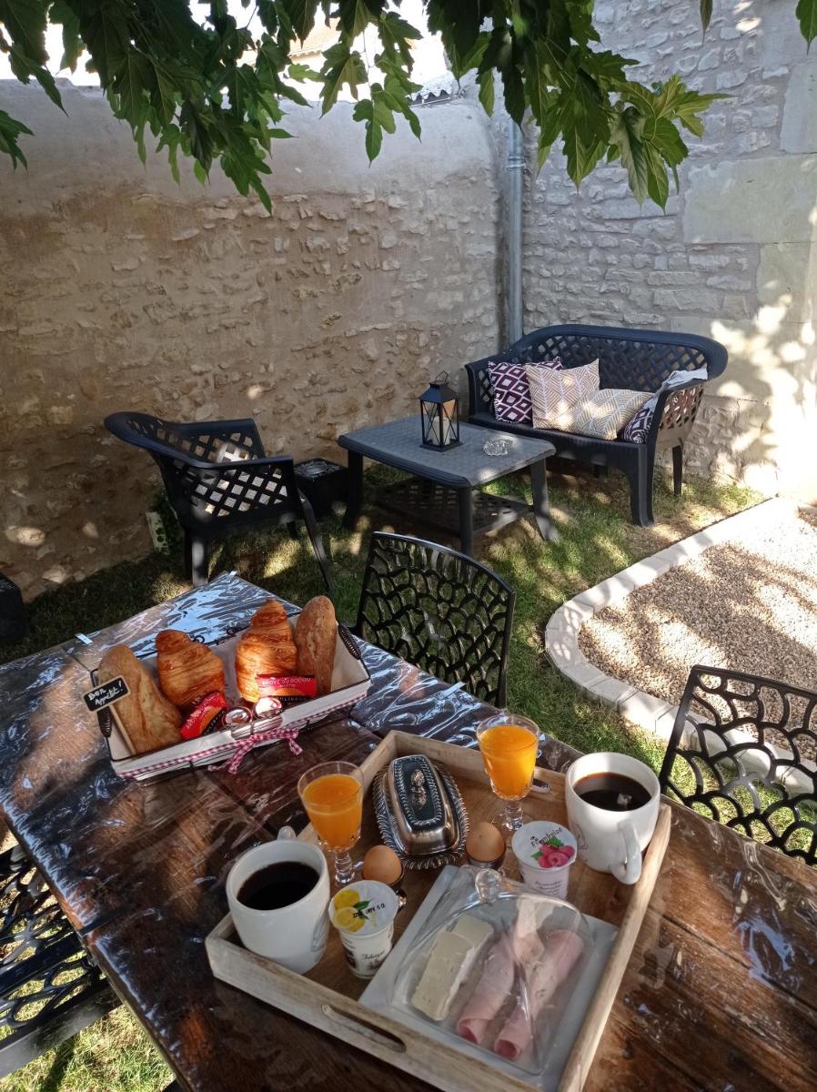 Les Charmes du Lac Gite Romantique avec jacuzzi privatif - Housity