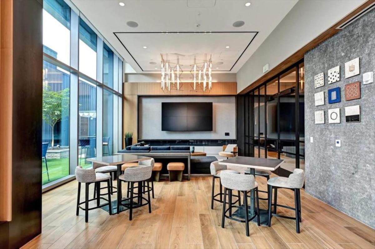 Global Luxury Suites at Town Center - Housity