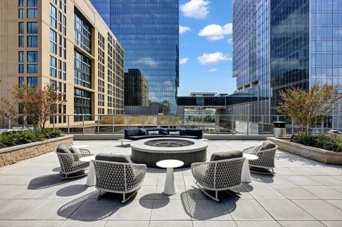 Global Luxury Suites at Town Center - Housity