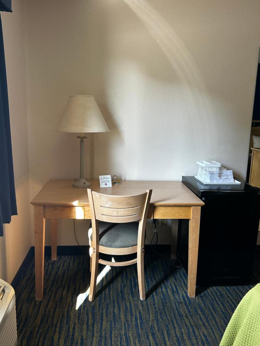 Ameristay Inn & Suites - Housity