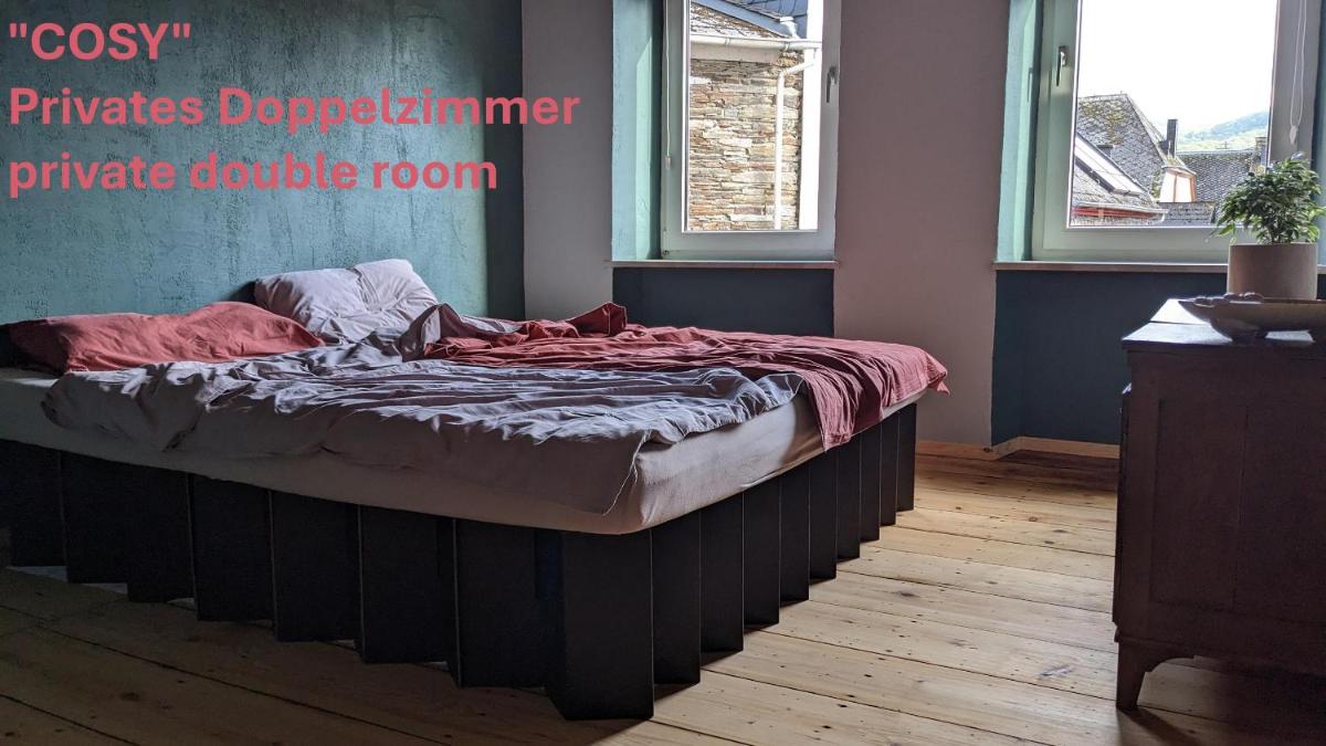 Monkey Factory - Mini Home-Stay Hostel - Housity
