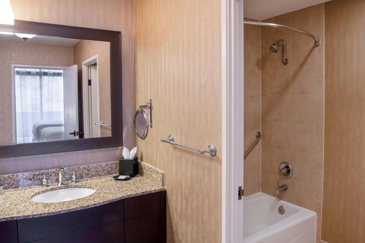Sheraton Mission Valley San Diego Hotel - Housity