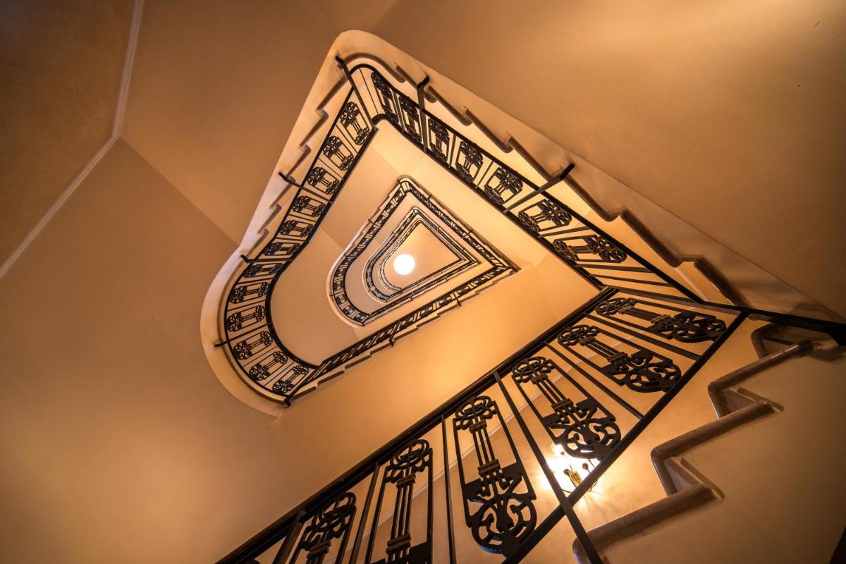 Grand Hotel Bastiani - Housity