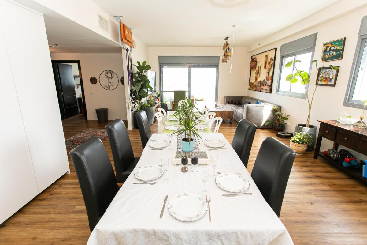 Tirat Carmel Penthouse - Housity