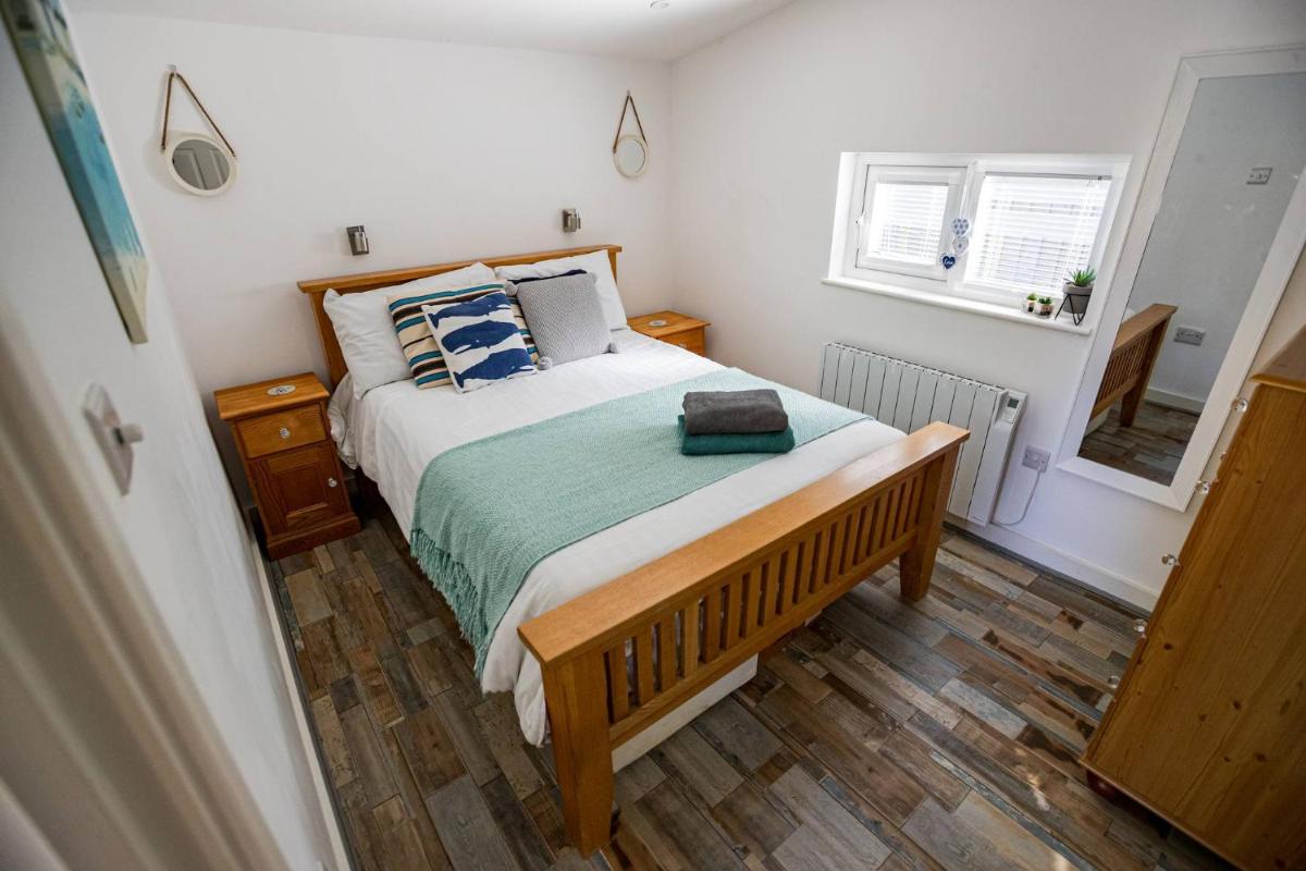 Hideaway Cabin for two on edge of New Forest - Housity