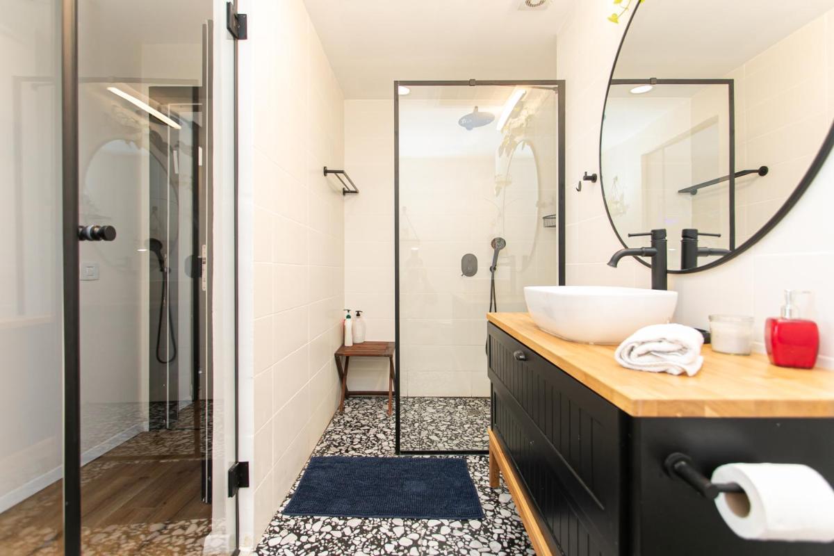 Tirat Carmel Penthouse - Housity