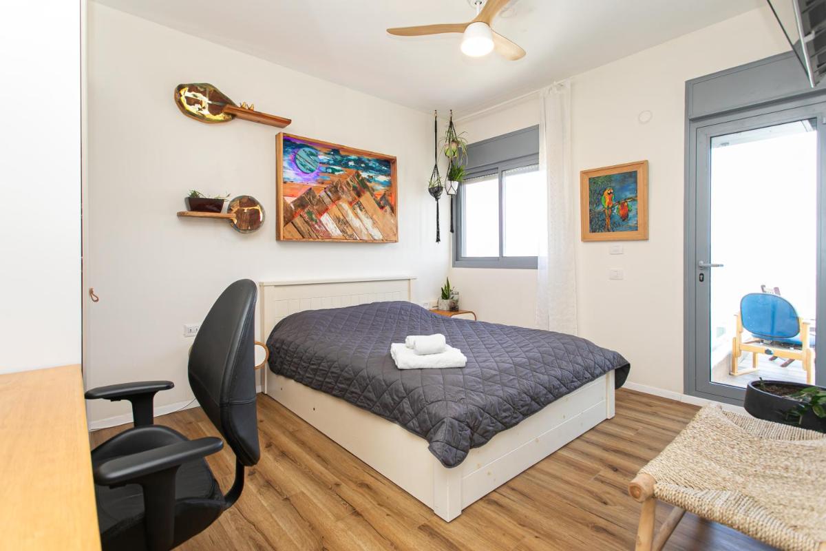 Tirat Carmel Penthouse - Housity