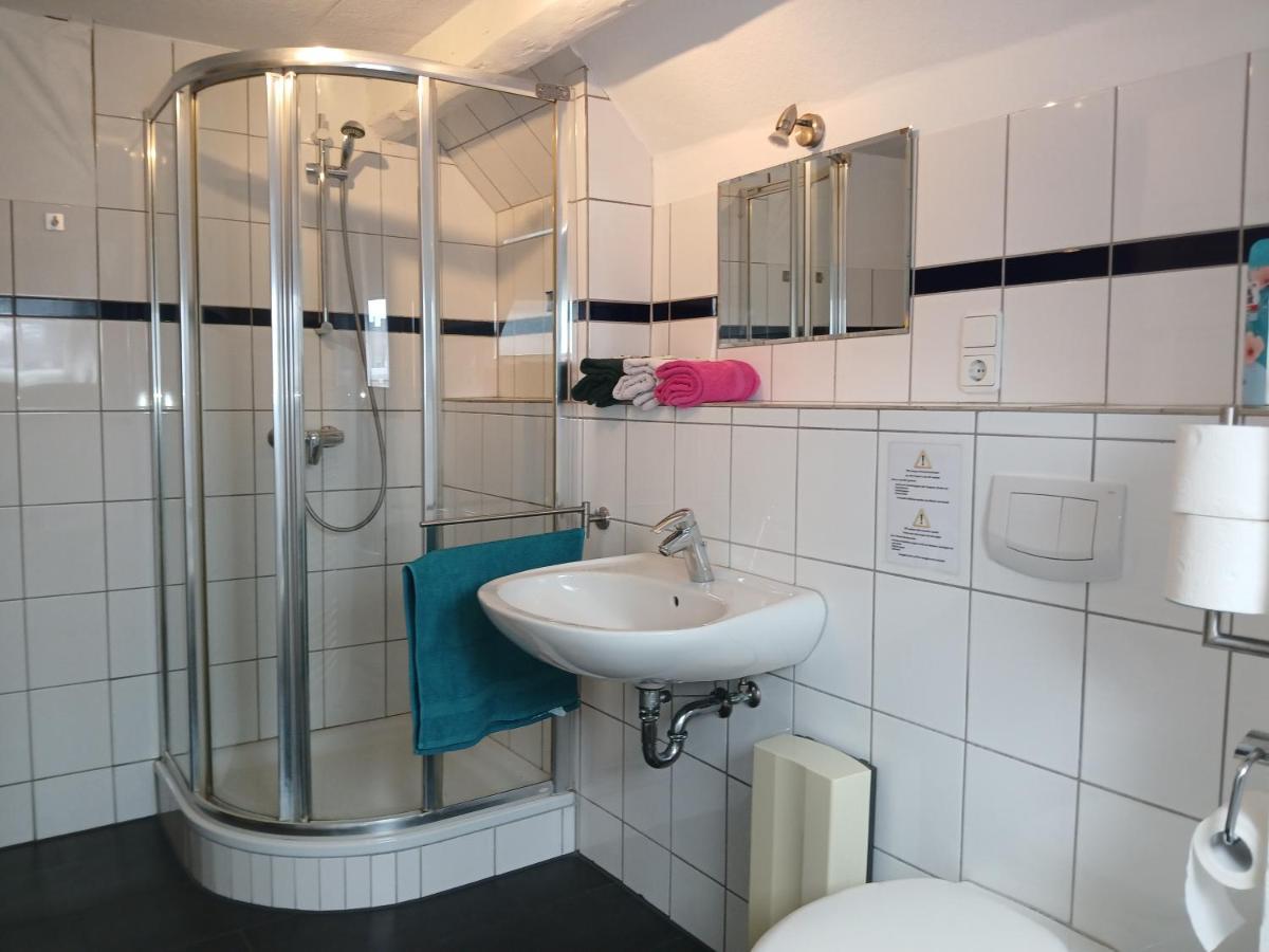 Ferienwohnungen Viersen - Housity