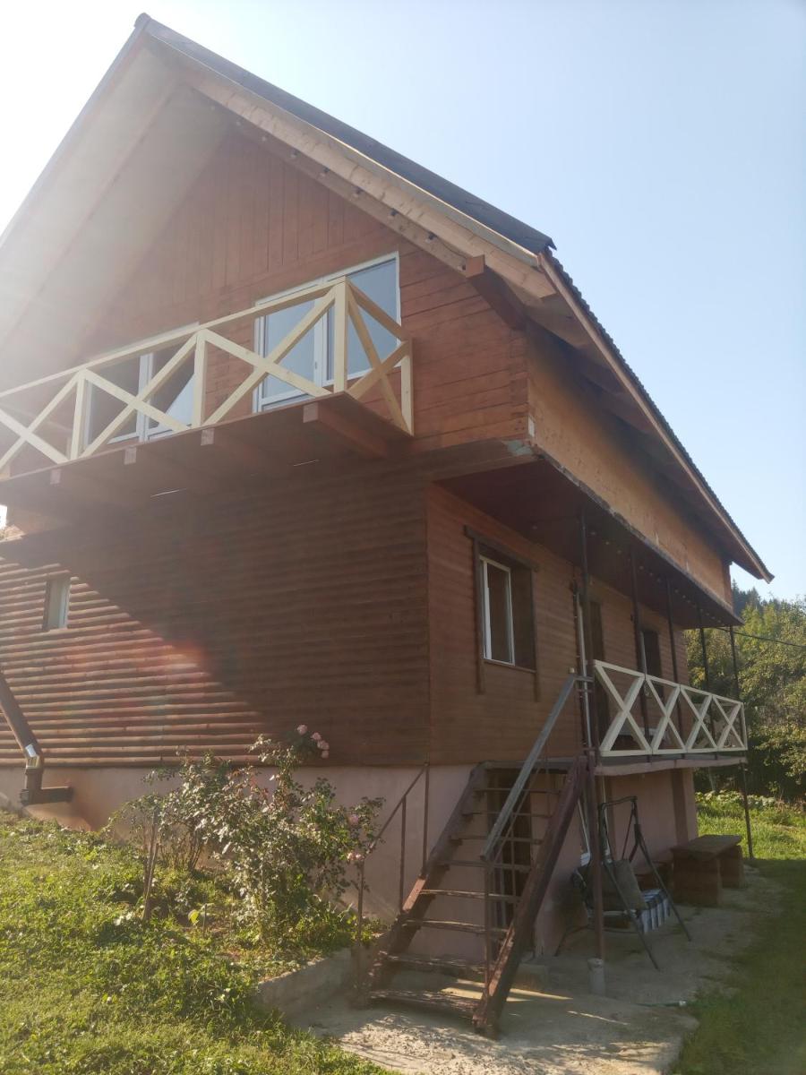 Sadyba u Vani - Housity