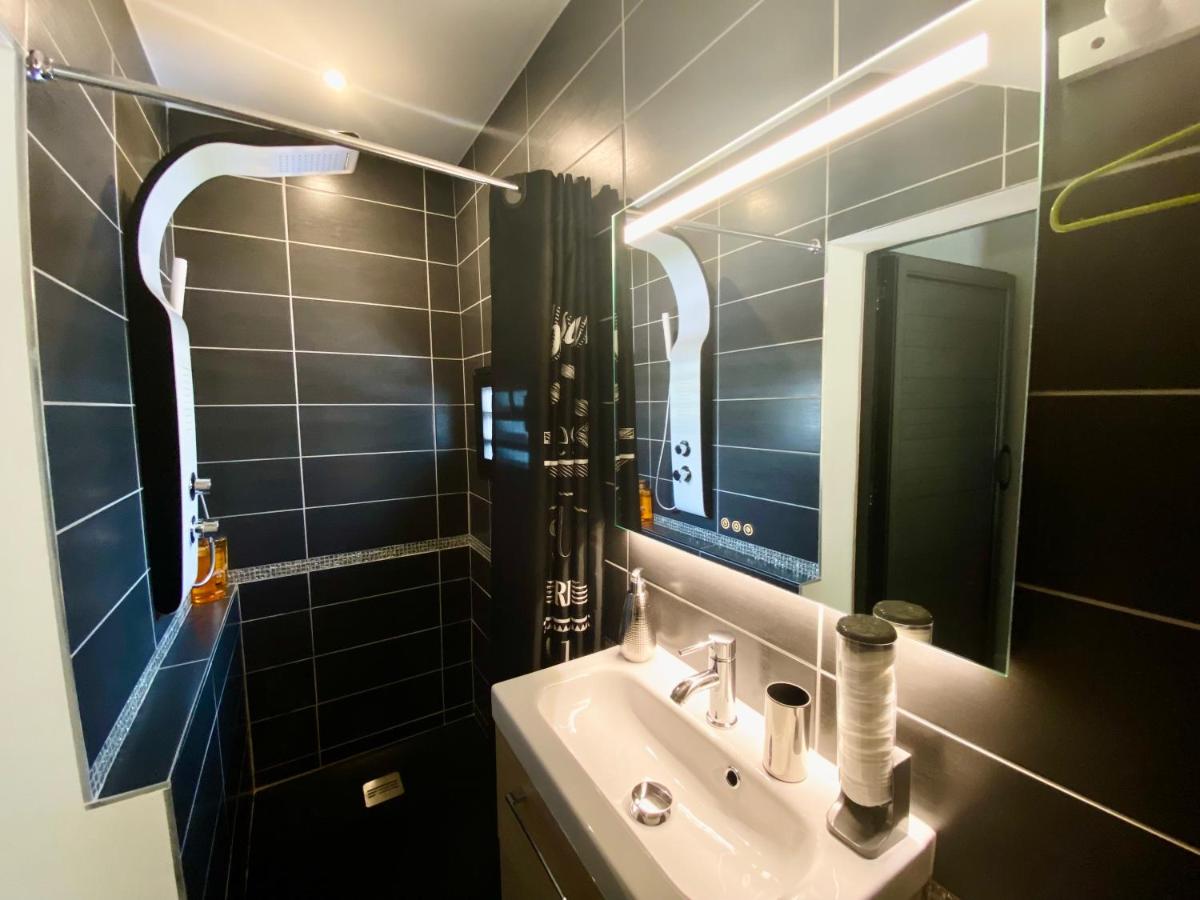Hostal 170 Room 16 Service Appartement - Housity