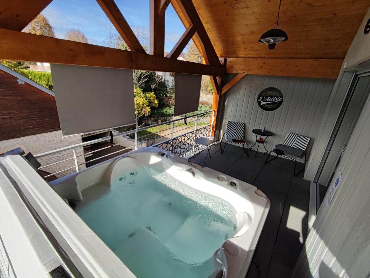 L'ACIÉRIE Logis de luxe avec Jacuzzi - Housity