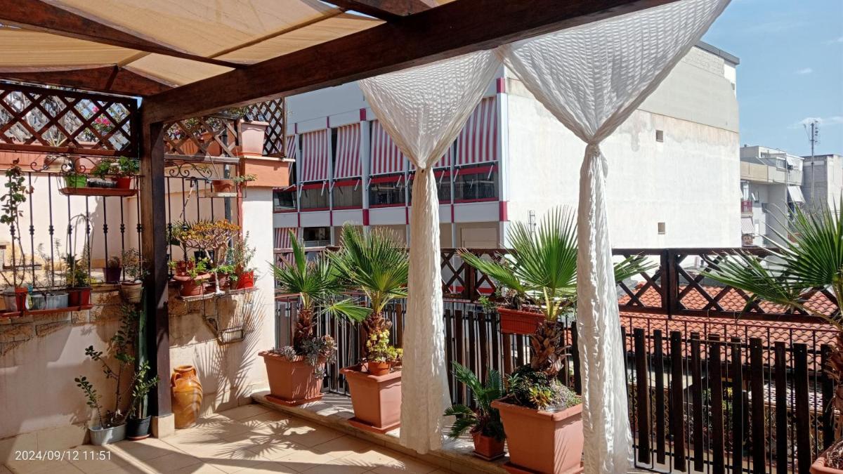 Casa-B&B Bouganville Attico 85 mq - Housity