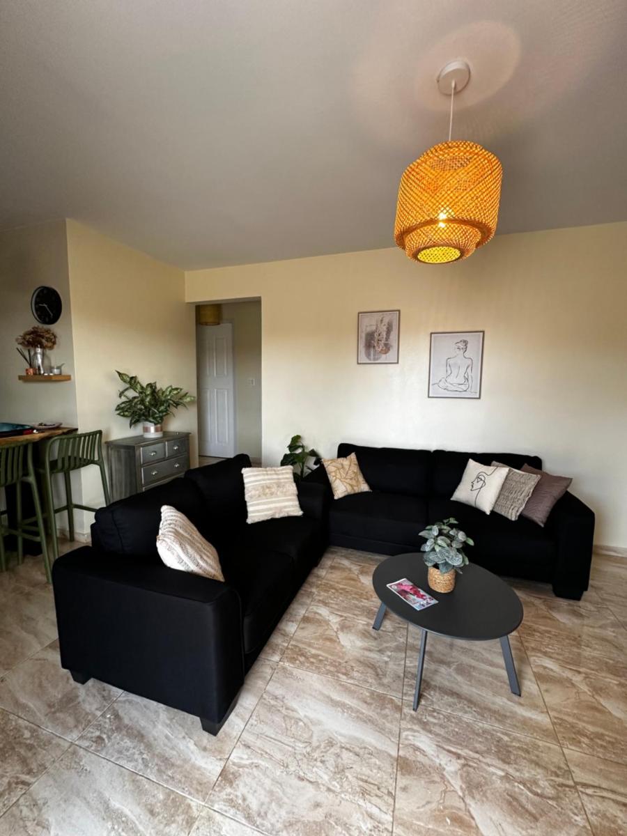 Cozy 3 Bedroom 2 bath home with patio - Housity