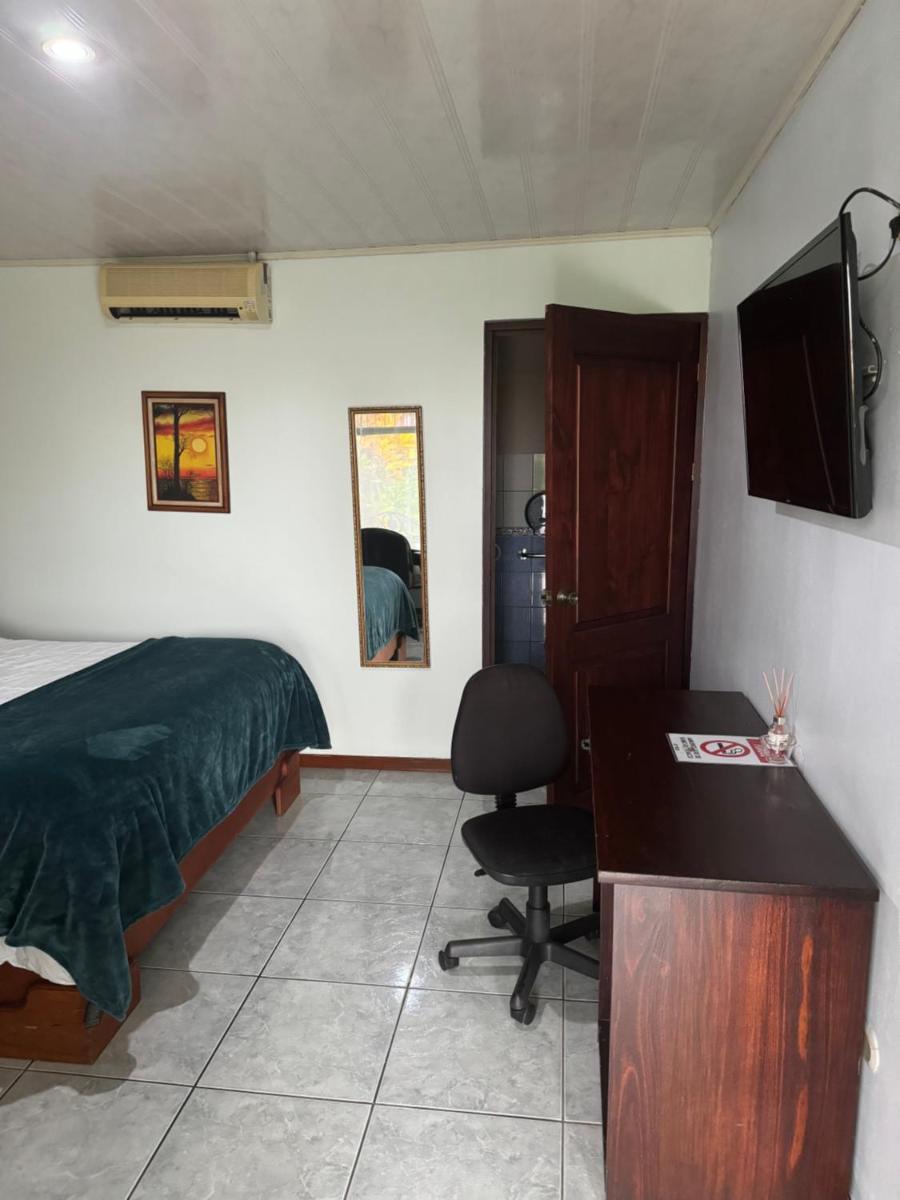 Hotel Vale's - Housity