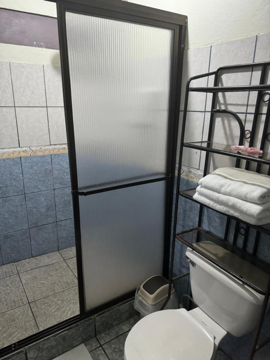 Hotel Vale's - Housity