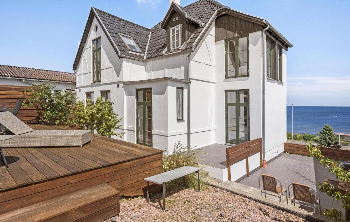 Stunning Home In Allinge With Wifi - Housity