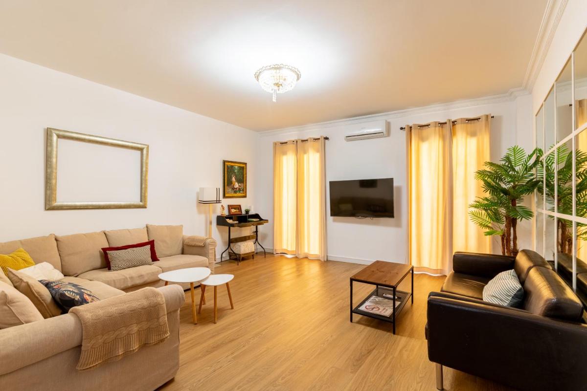 HOUSE Sevillana Parking - Housity