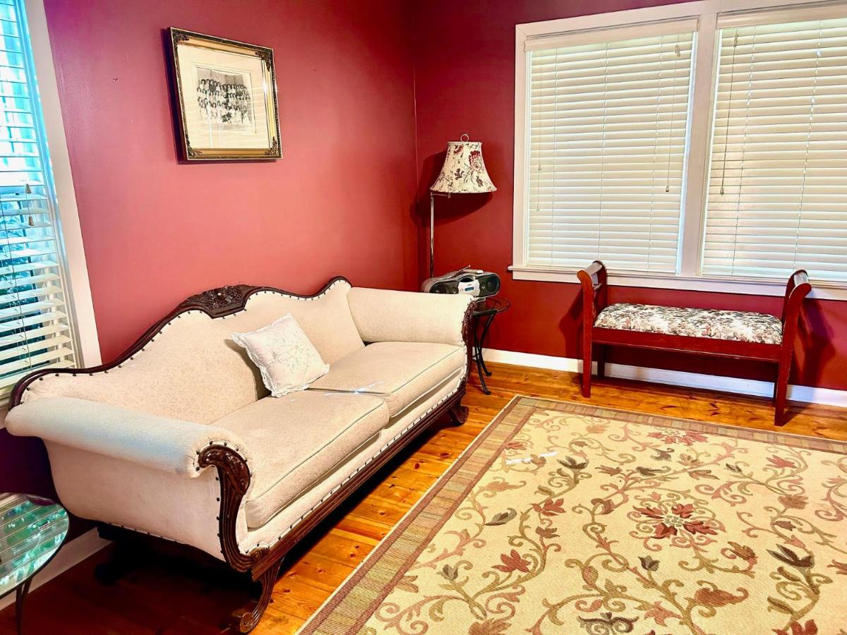 Sequoia View Vineyard - Housity