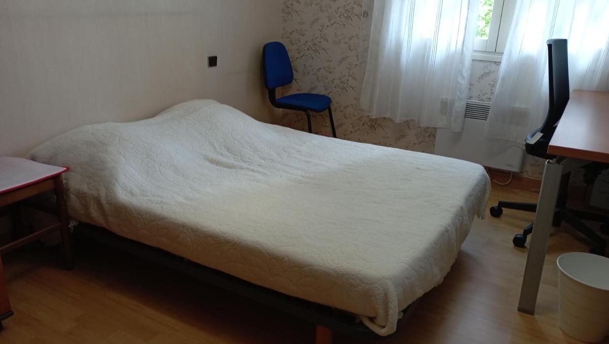 Chambre double à la campagne chez l'habitant - Housity