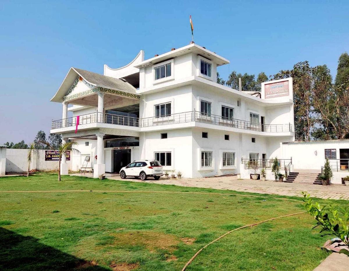 Hotel O POP J B Farm House - Housity