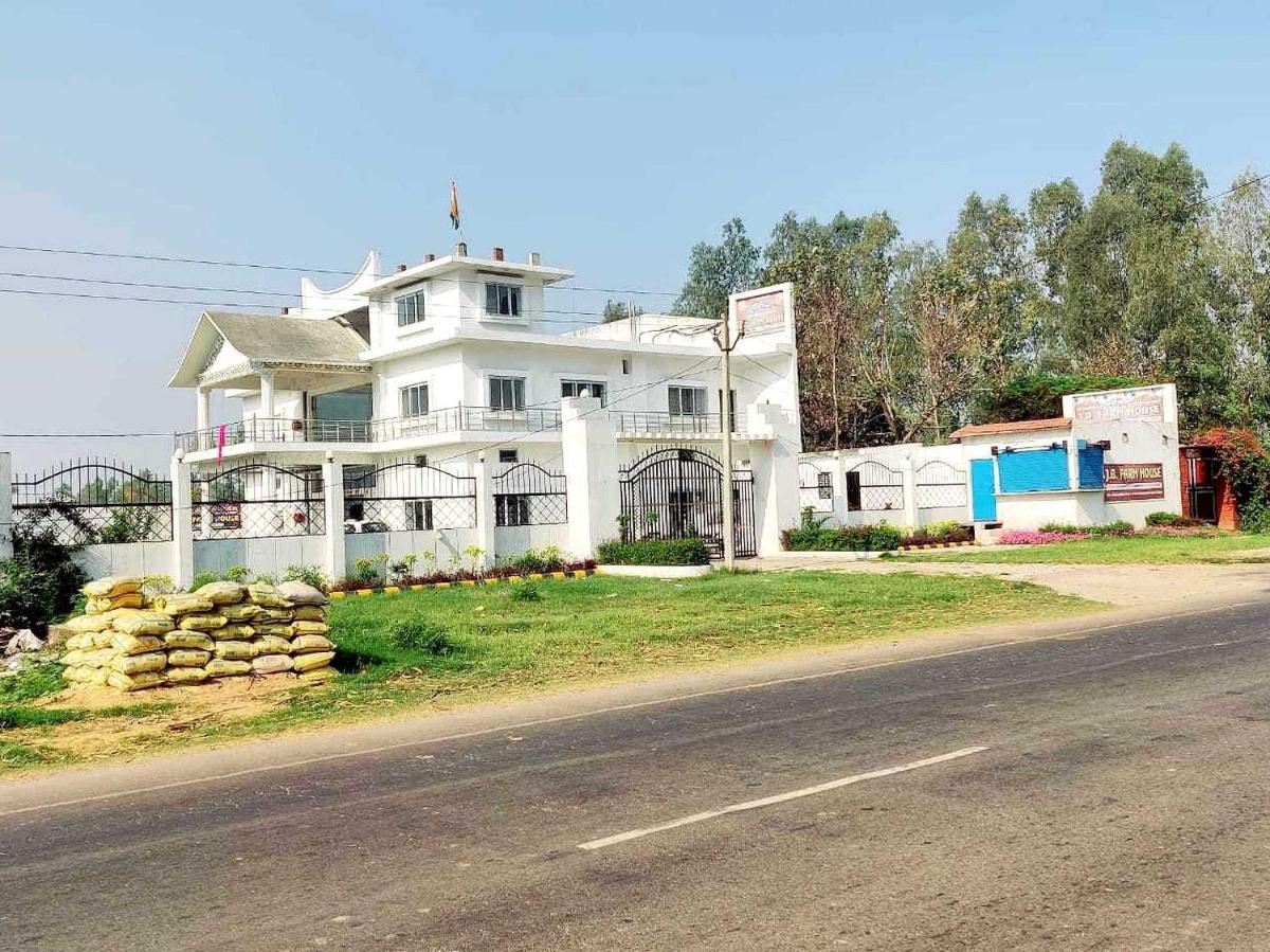 Hotel O POP J B Farm House - Housity