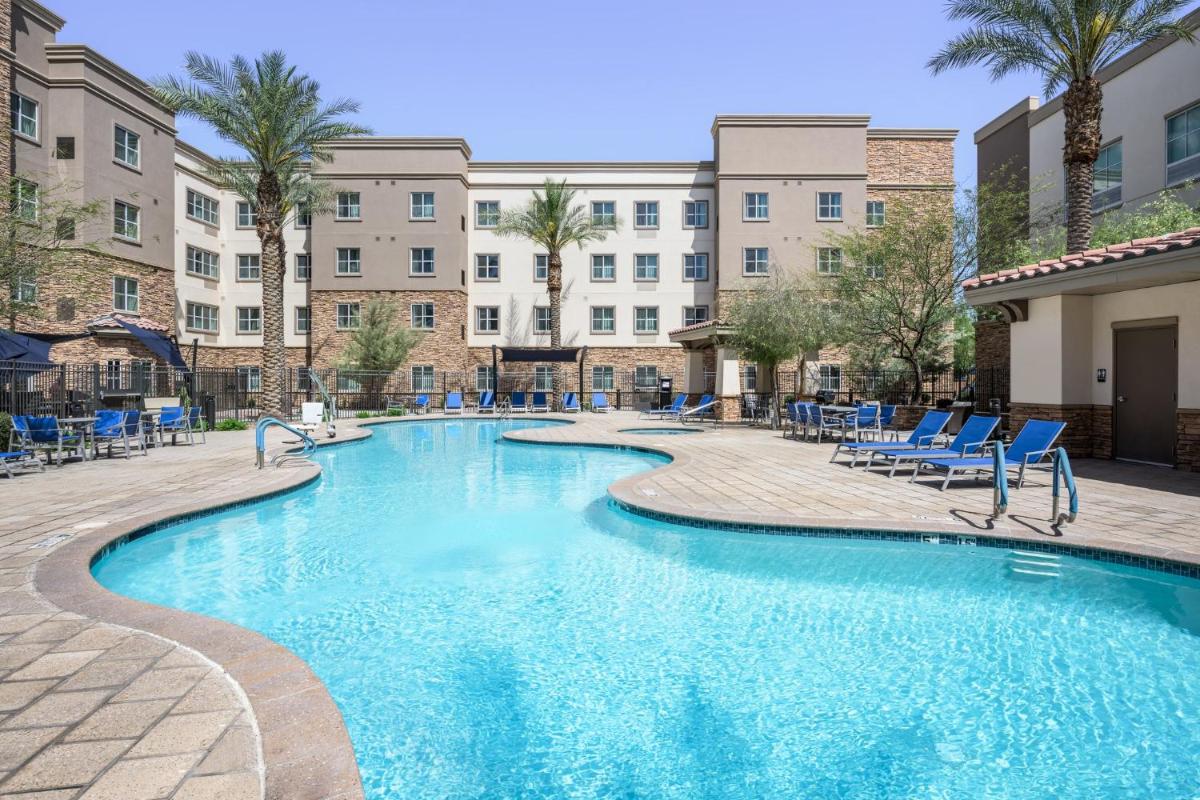Holiday Inn Express & Suites - Gilbert - East Mesa by IHG - Housity