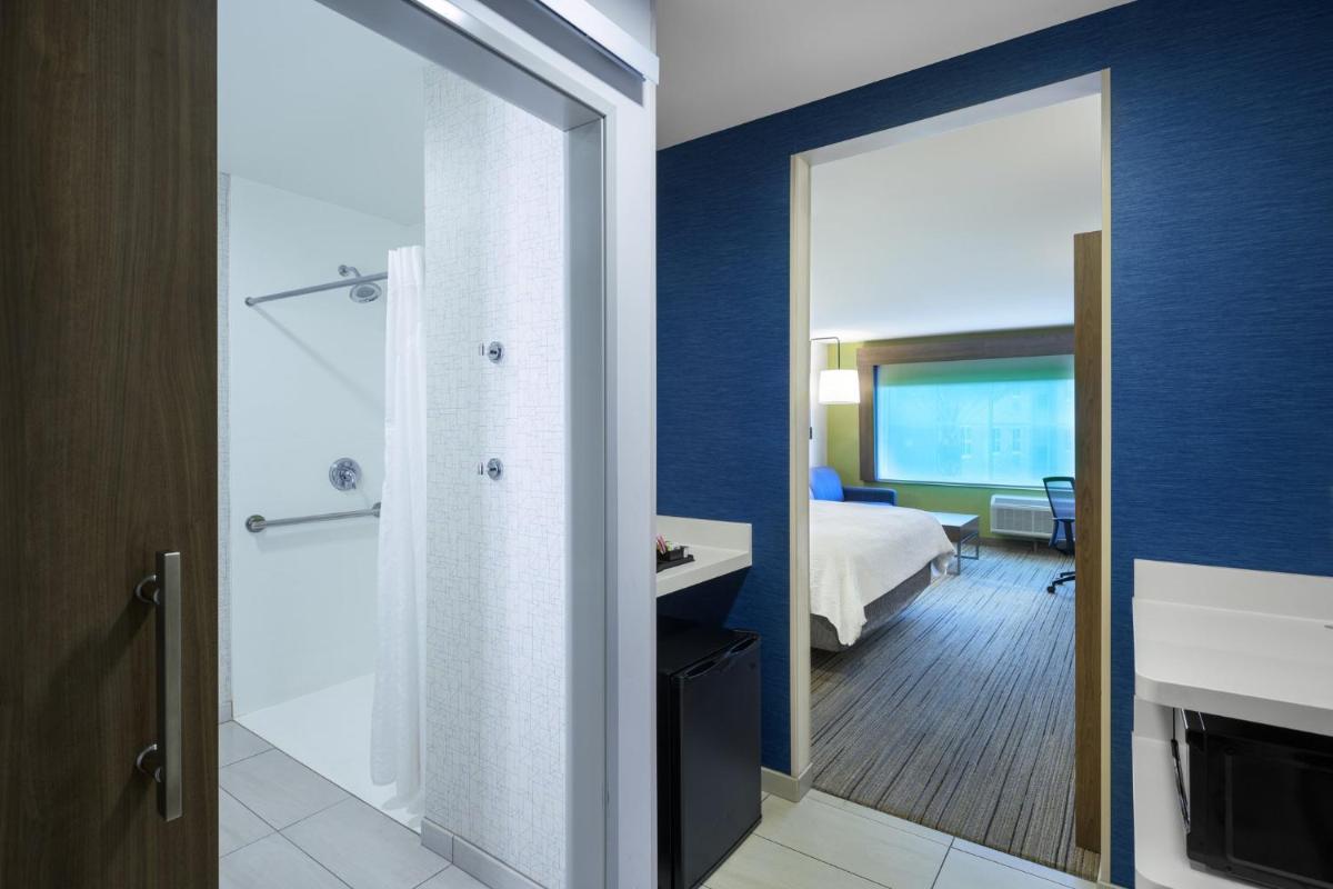 Holiday Inn Express & Suites - Gilbert - East Mesa by IHG - Housity