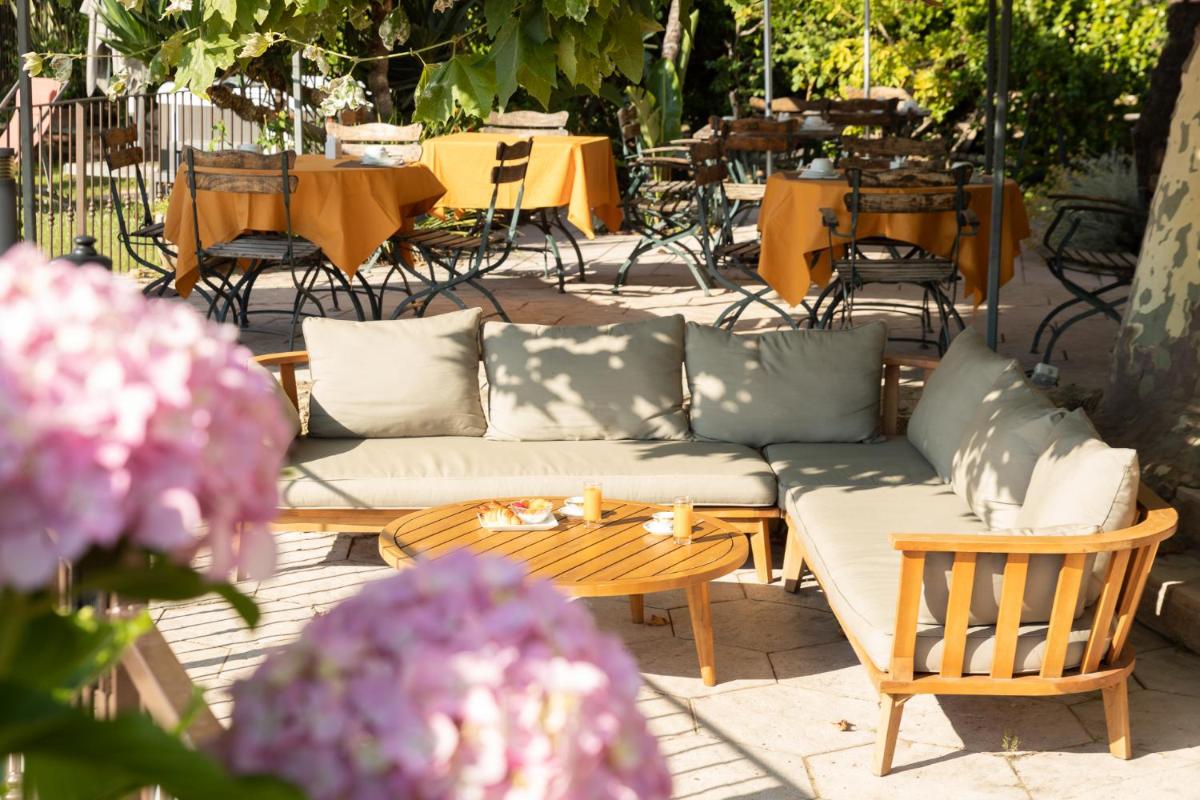 Jardin de l'établissement La Solenzara hôtel - 3 Etoiles Supérieur - Appartement & SPA