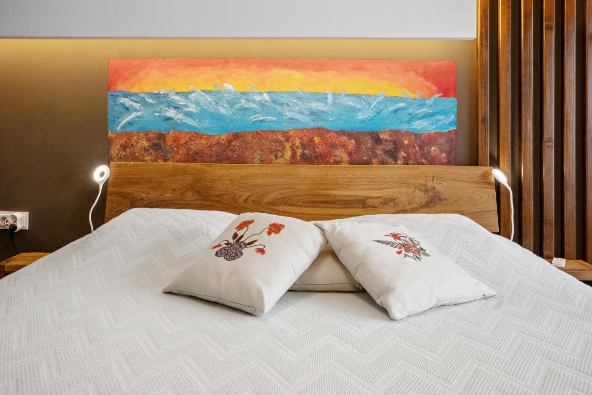 Wooden Touch Studio - Housity