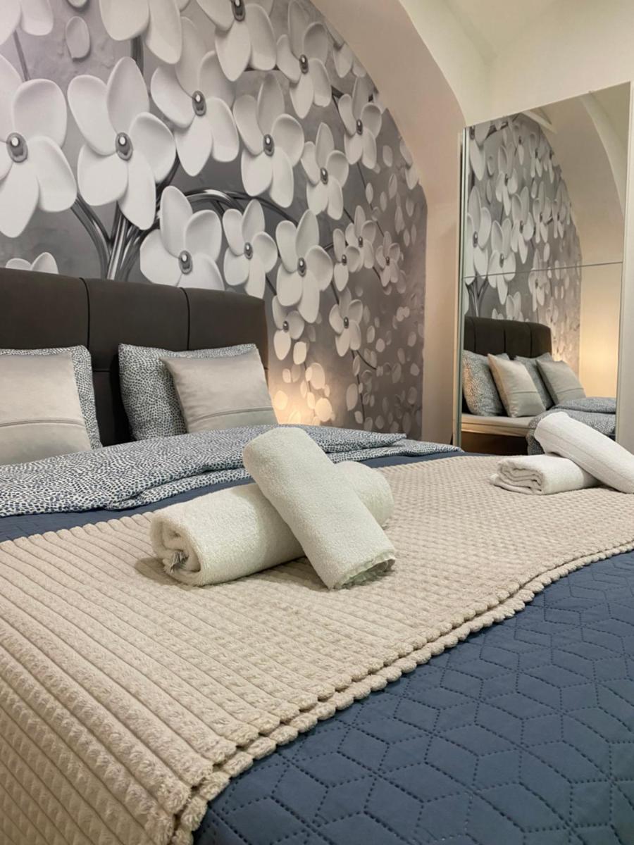 Apartment Frenki- Tkalčićeva -self check in-free parking - Housity