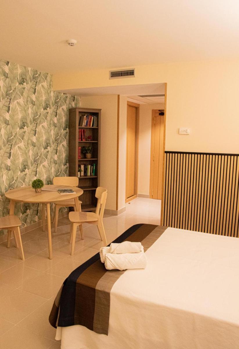 Hotel Escuela San Cristobal - Housity