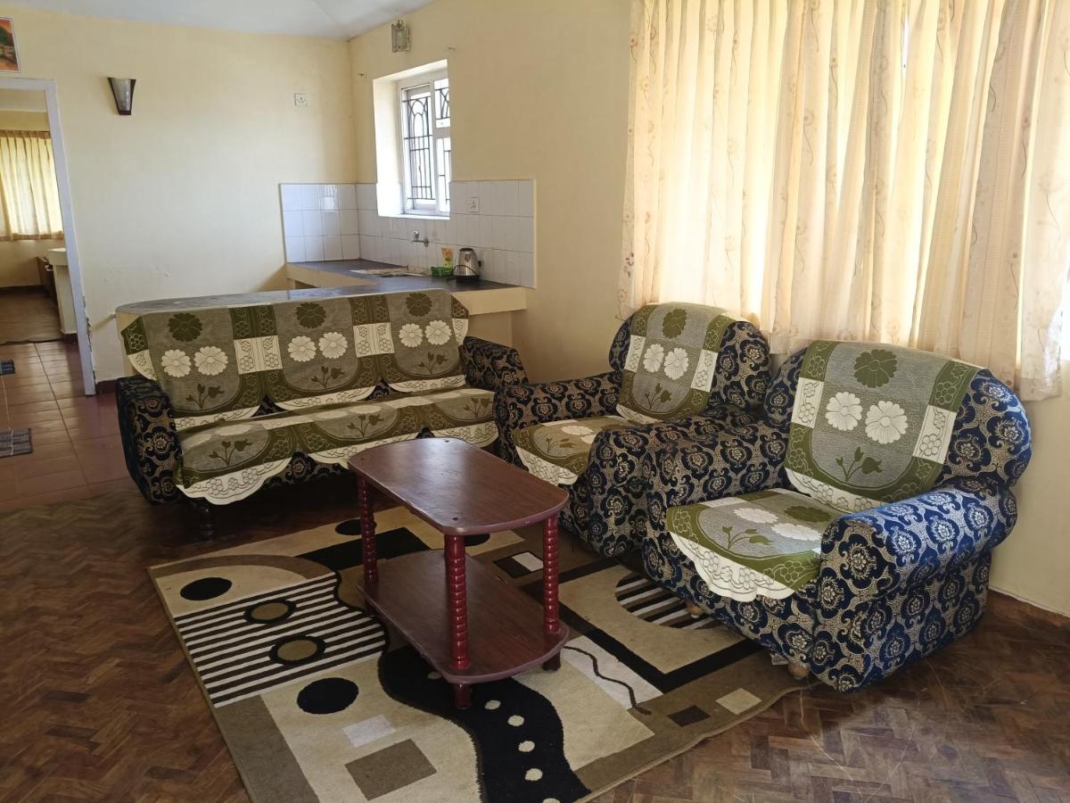 Hill View Dream Cottage - Housity