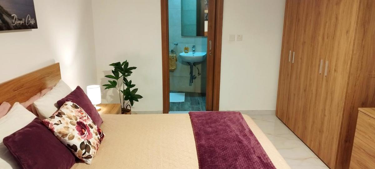 Stylish and spacious apartment in centre of Malta - Housity
